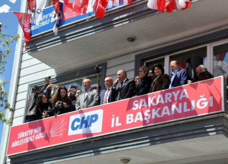 CHP İl Teşkilatı yeni yerinde.