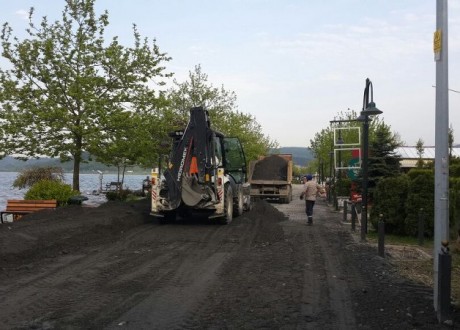 Çareyi yolu yükseltmekte buldular!