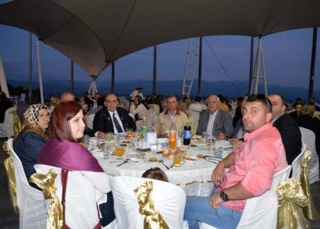 Şehit ailelerine Bayraktepe'de iftar