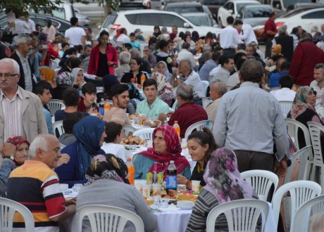 Havai fişekli iftar