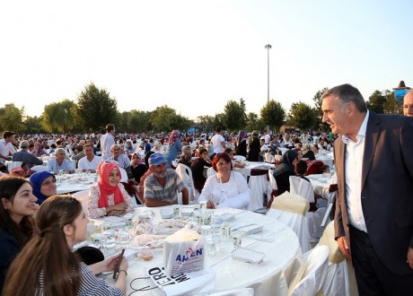 Binlerce Sakaryalı Bu İftarda Buluştu