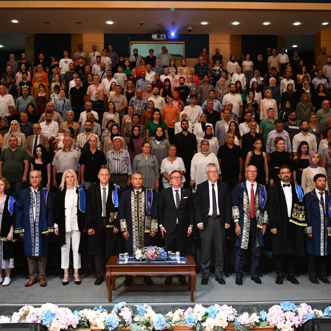 İletişim Fakültesi Mezuniyeti Gerçekleştirildi