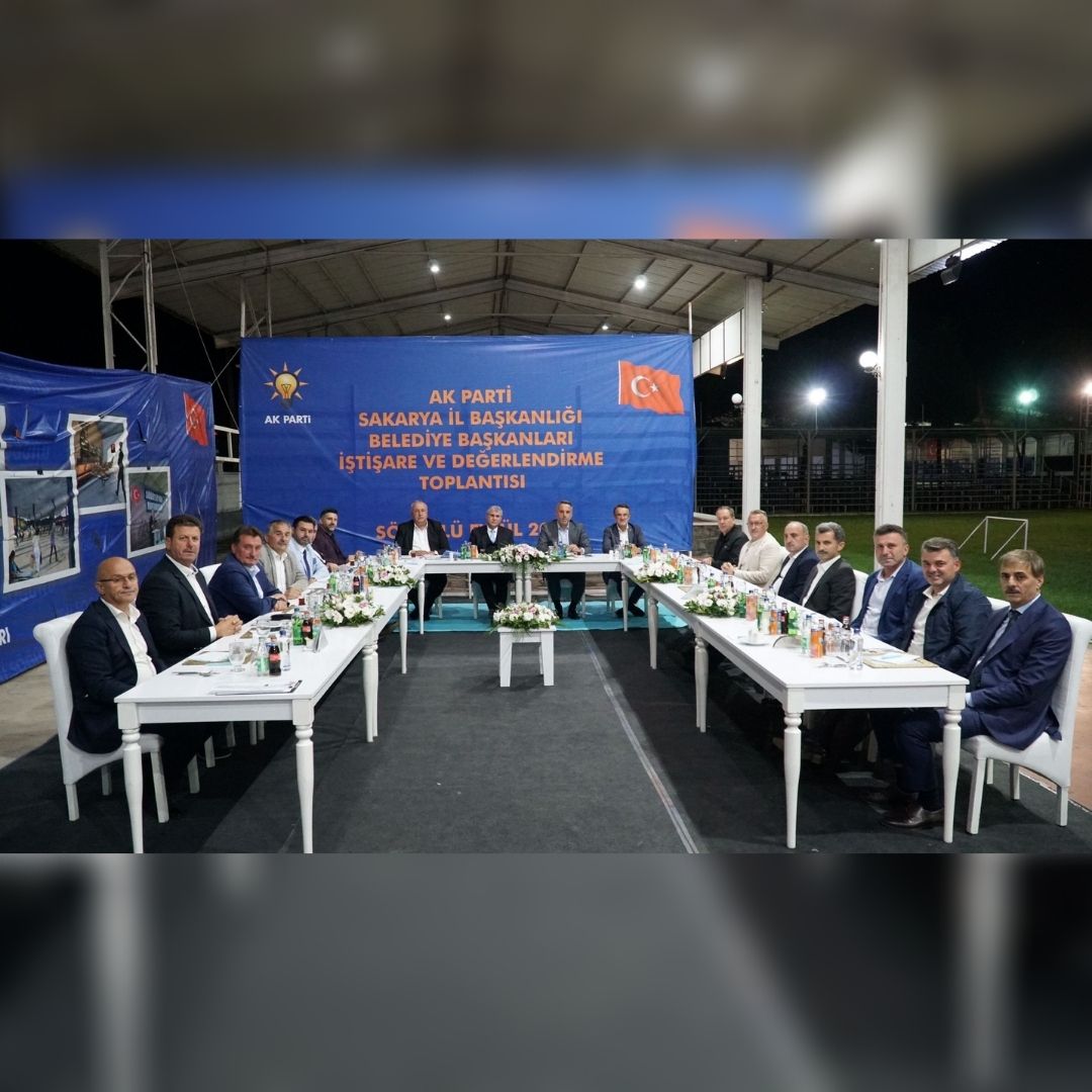 Belediye Başkanları Toplantısı Söğütlü'de Gerçekleşti