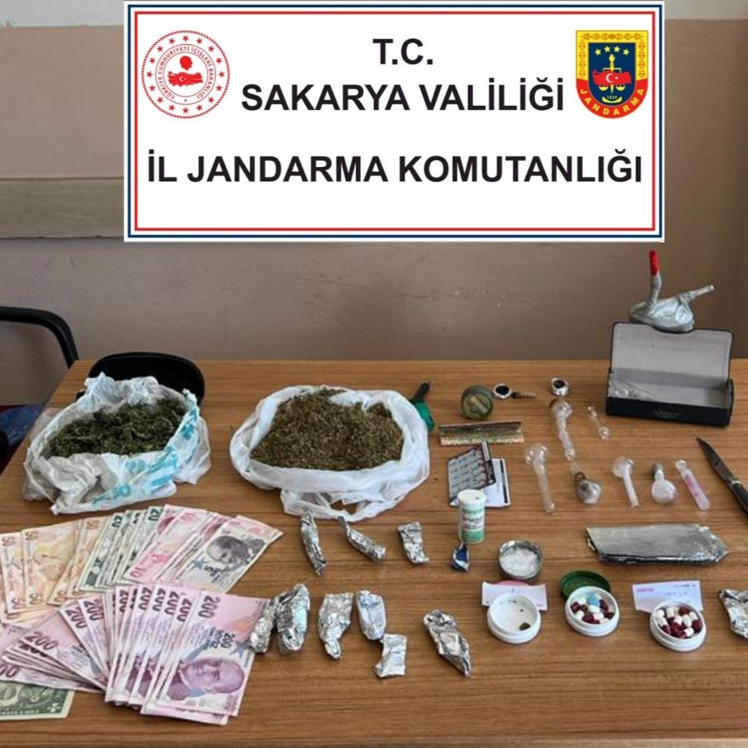Sakarya'da uyuşturucu operasyonu: 2 kişi gözaltında