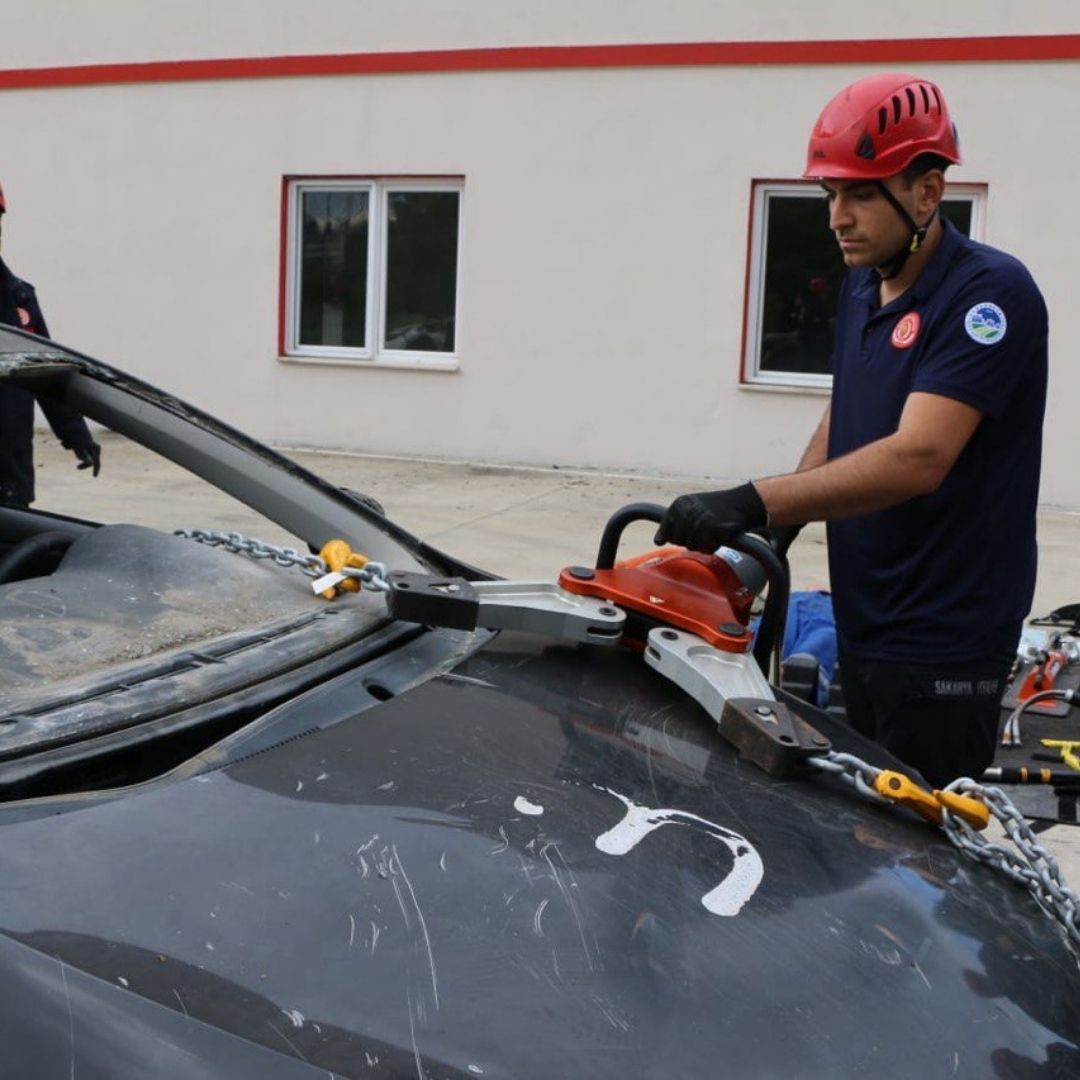 Büyükşehir’in kurtarma timleri eğitimlerini sürdürüyor