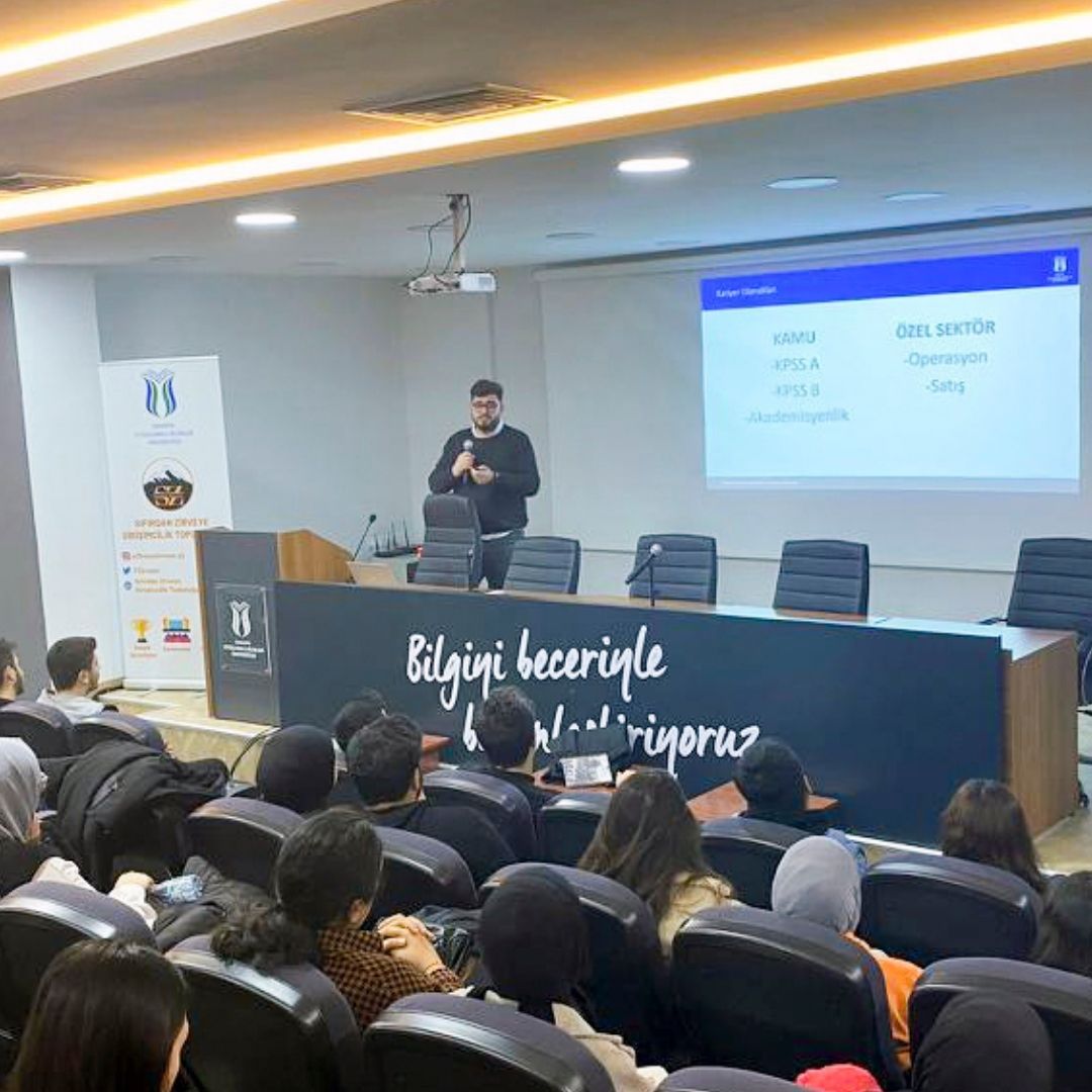 SUBÜ öğrencilerinden kariyer ve dil semineri