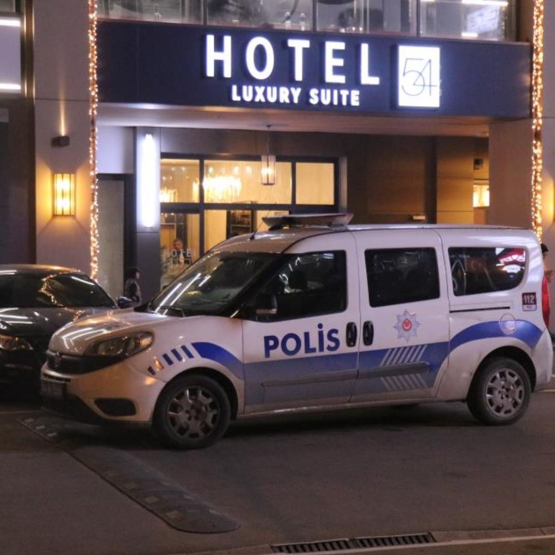 AVM’nin otel odasında ölü bulundu, ekipler harekete geçti