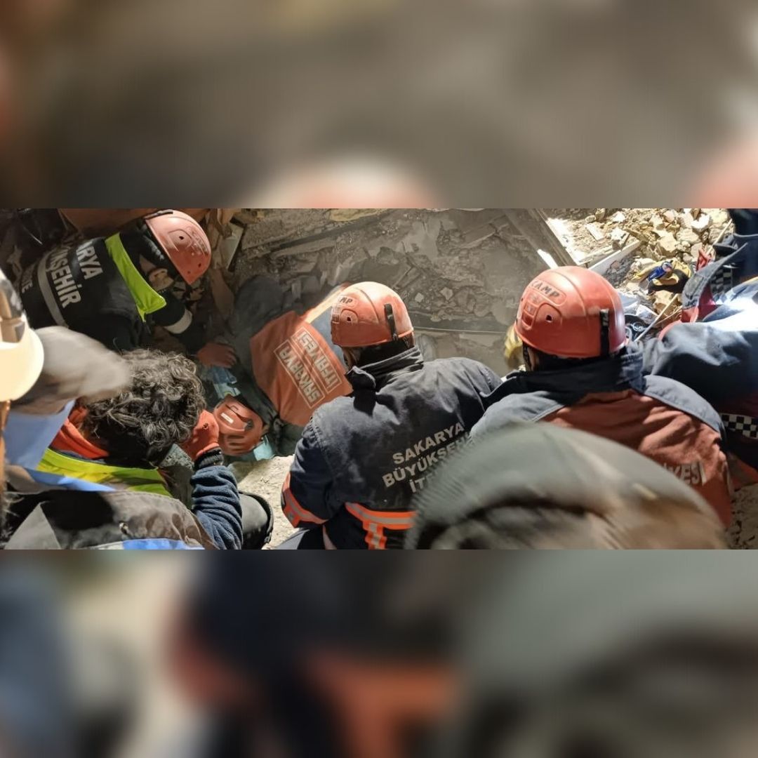 Büyükşehir ekipleri 116 saat sonra bir kişiyi daha kurtardı