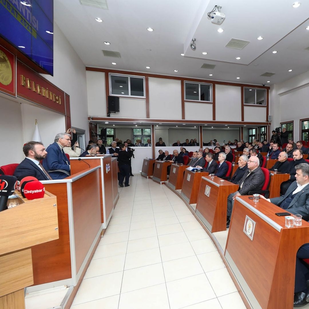 Büyükşehir meclis üyeleri huzur haklarını depremzedelere bağışladı