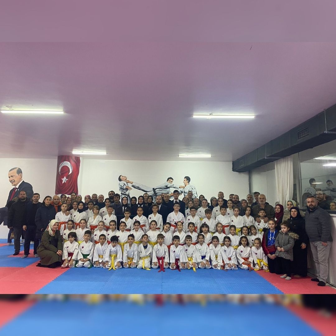 HENDEK BELEDİYESİ KARATE KULÜBÜ SPORCULARI TERFİ ETTİ