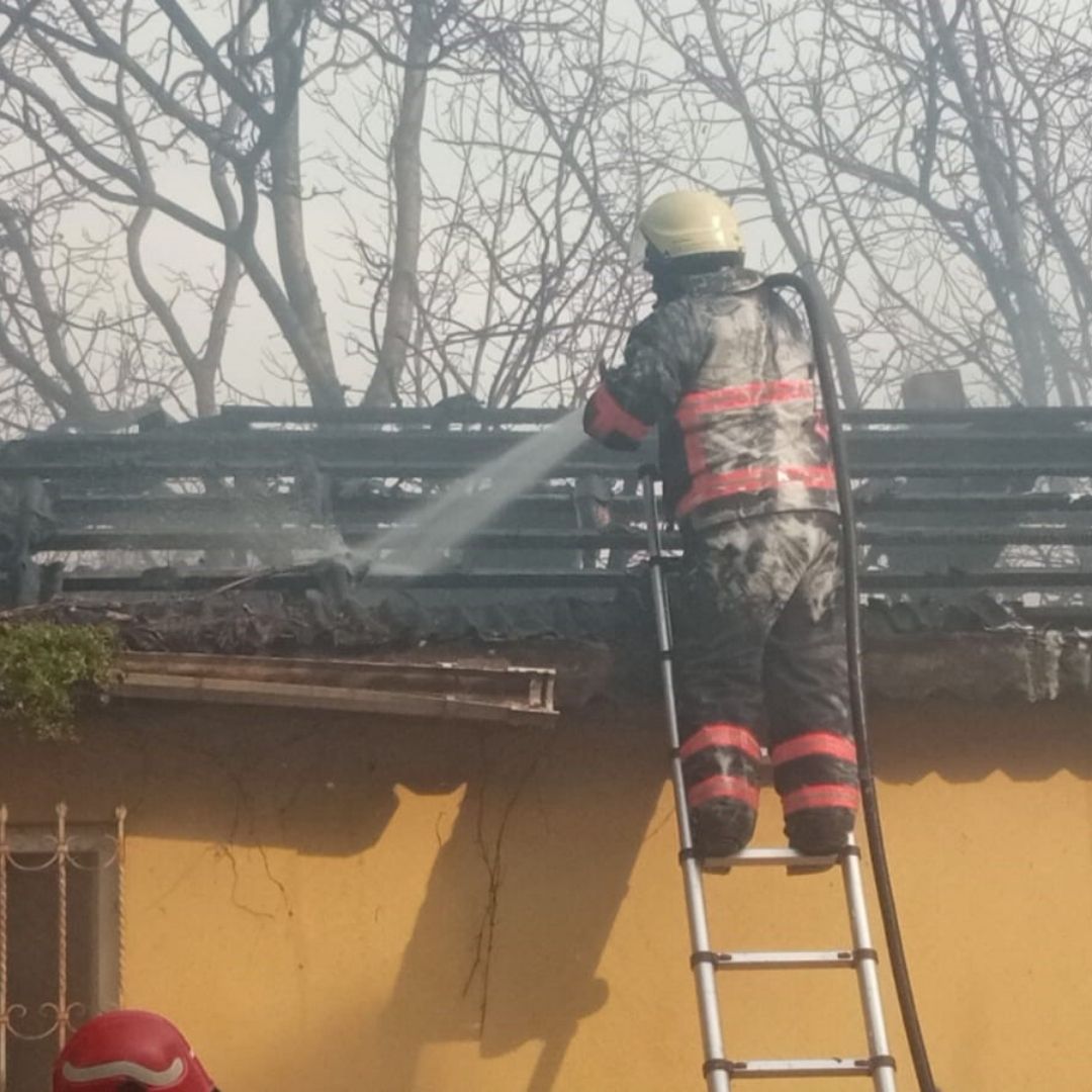 Tek katlı evde çıkan yangın söndürüldü