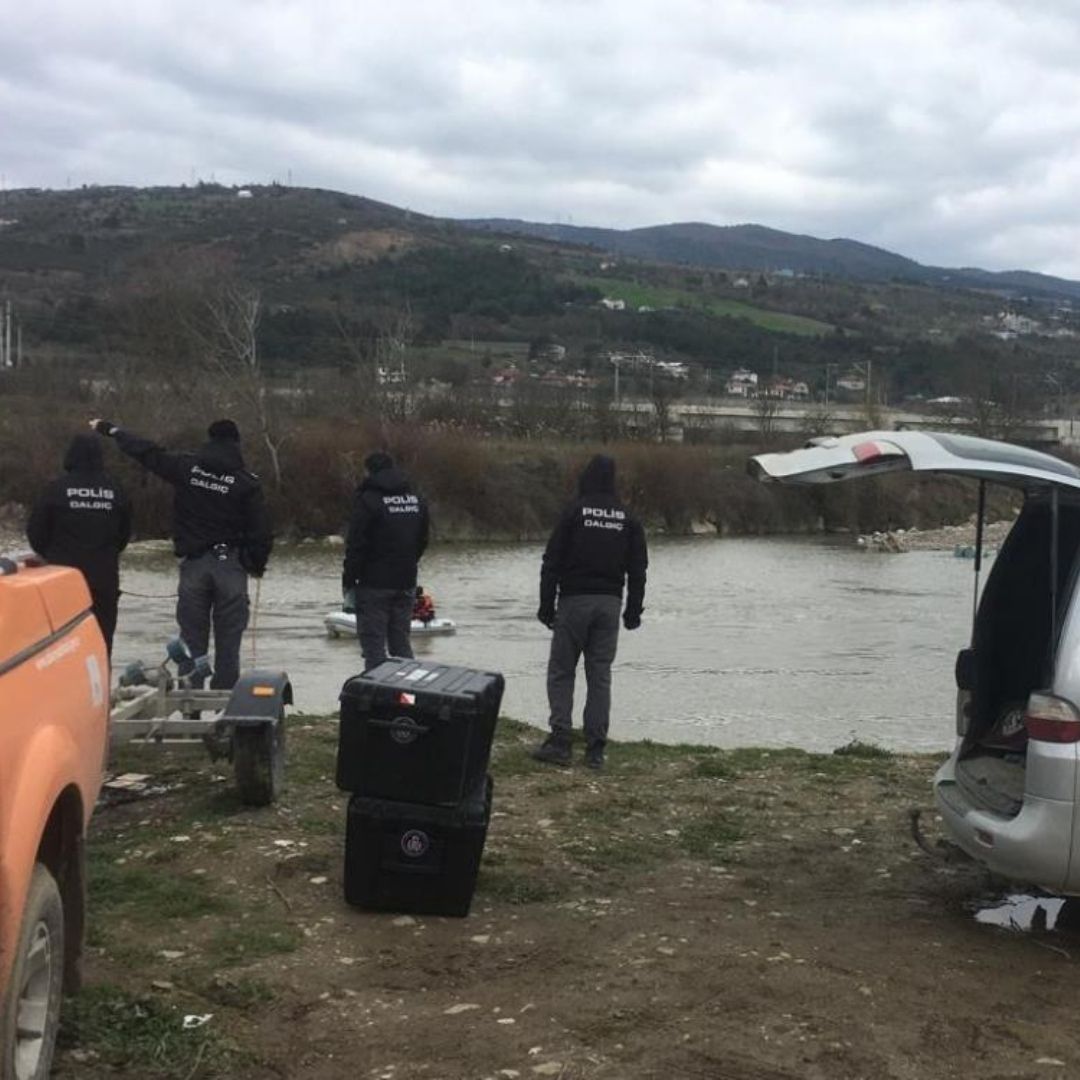 Geçtiğimiz ay kaybolmuştu, Sakarya Nehrinde aranıyor