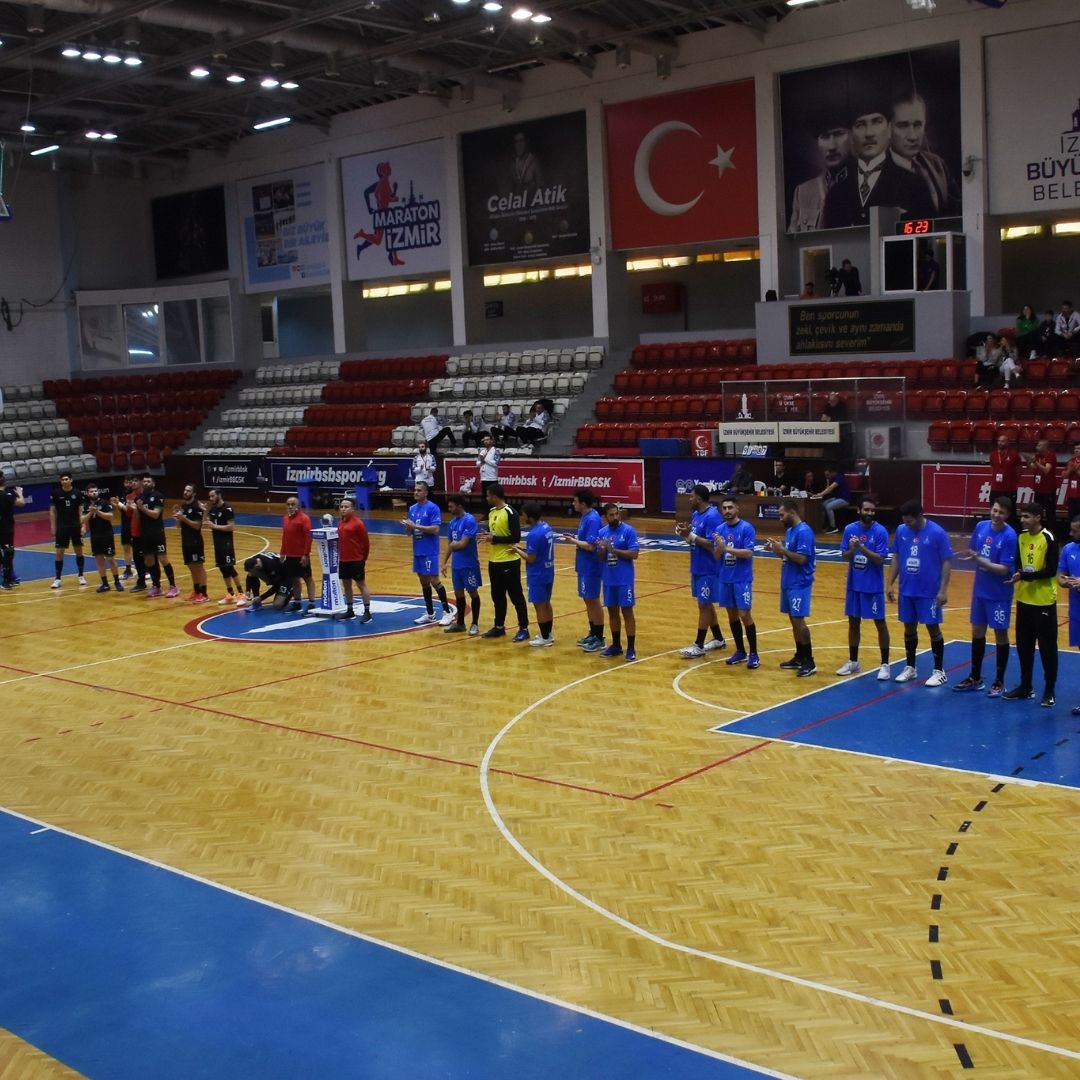 Büyükşehir hentbol İzmir’den galibiyetle dönüyor