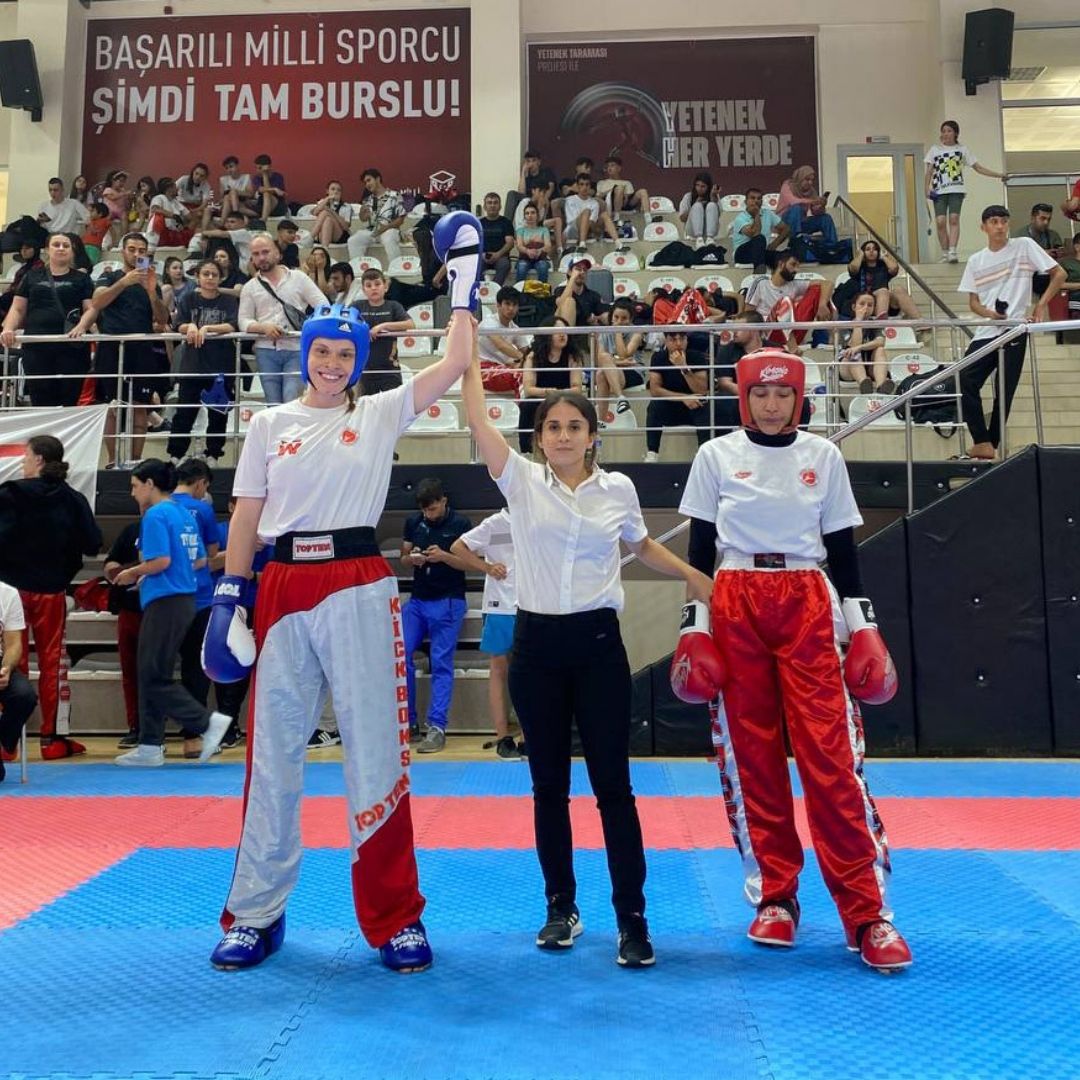 Kick Boks’ta Türkiye Şampiyonu Büyükşehir’den
