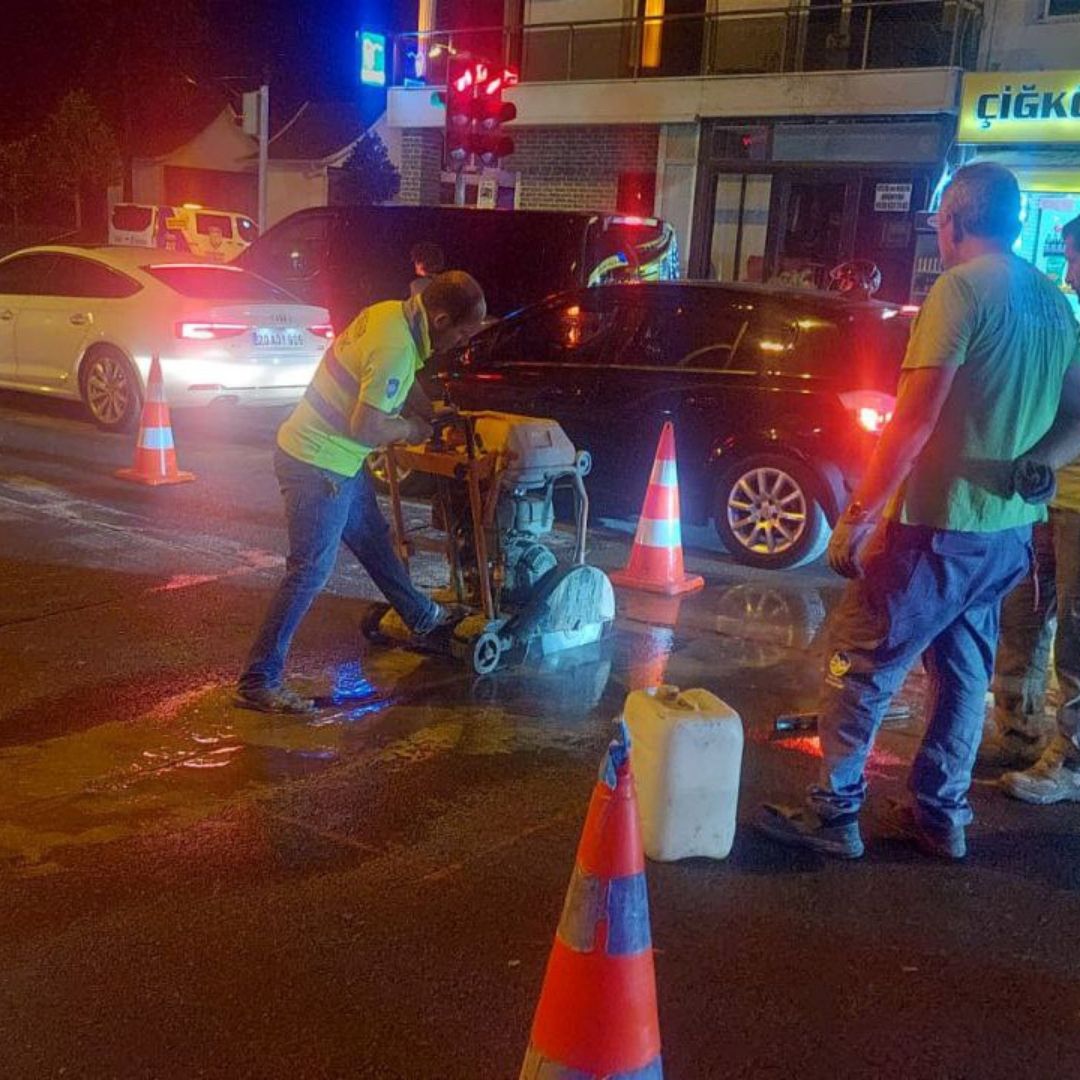 Üstyapı çalışmaları tamamlanan caddeler akıllı sistemlerle buluşuyor