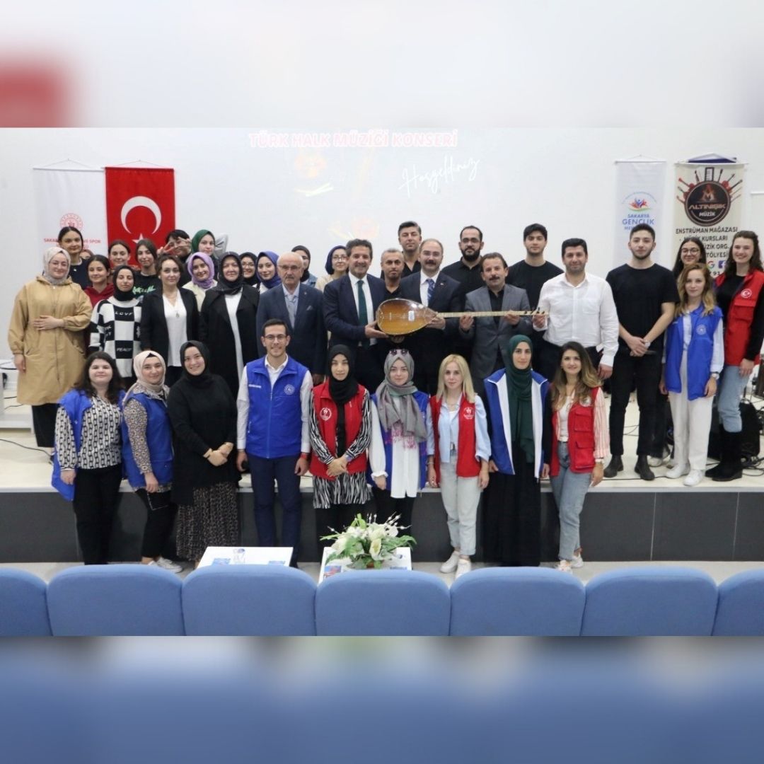 GSB YURDUNDA ÖĞRENCİLERE HALK KONSERİ