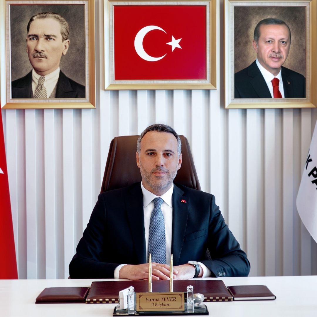 AK Parti Sakarya İl Başkanı Yunus Tever, 29 Ekim Cumhuriyet Bayramı dolayısıyla bir mesaj yayımladı.