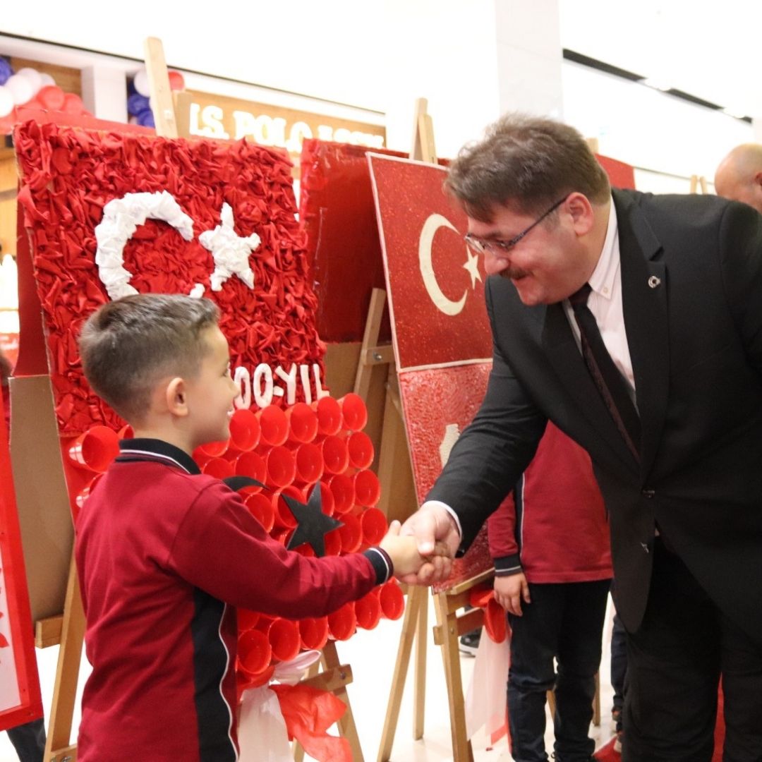 Cumhuriyetin  100. Yılında Öğrencilerden Bayrak Sergisi