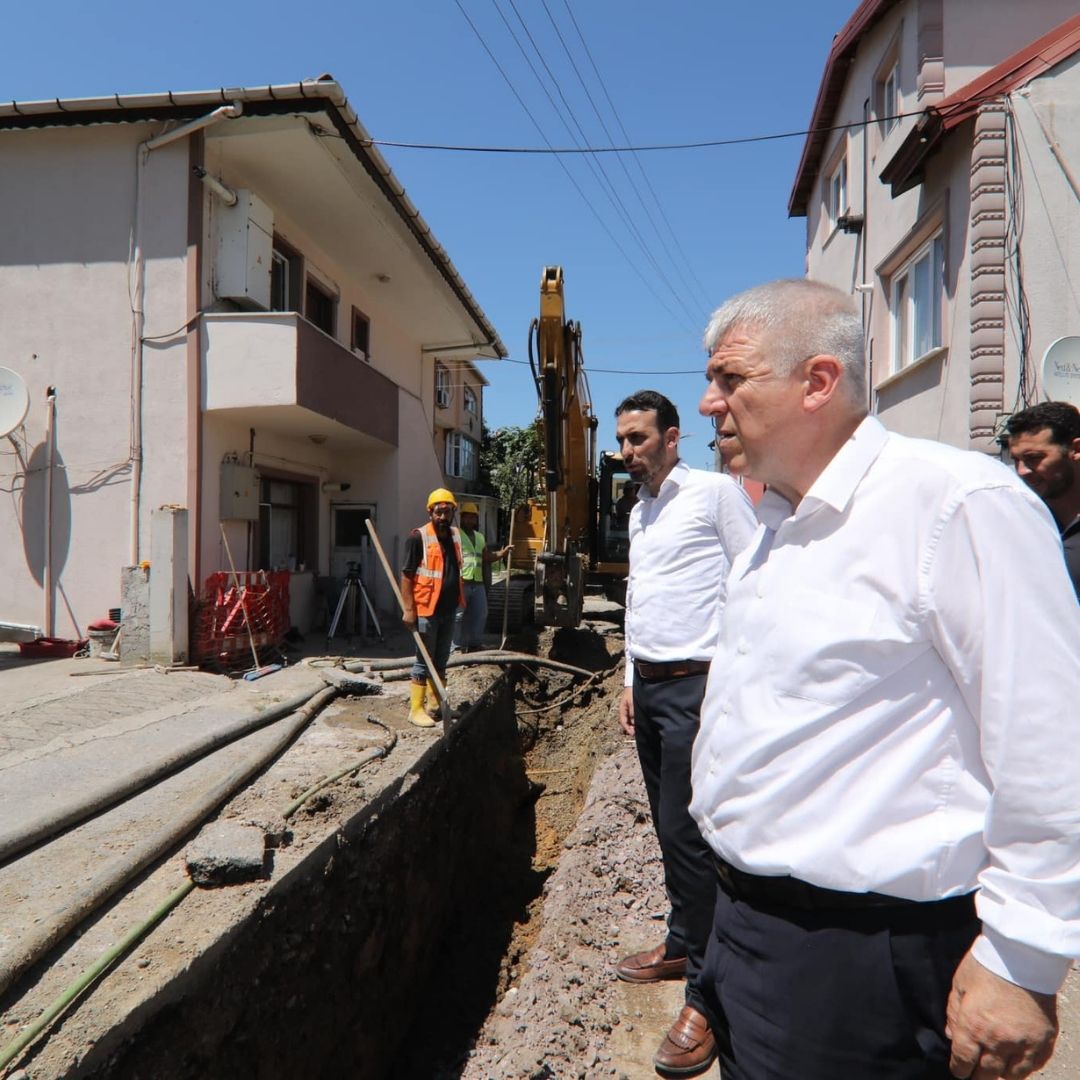 Erenler'de alt ve üstyapı çalışmaları sürüyor