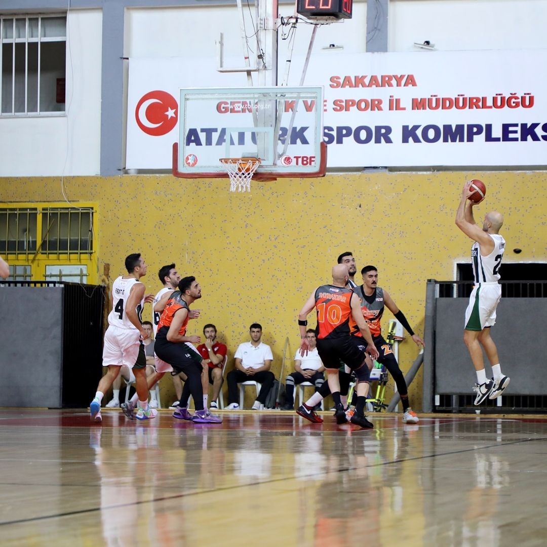 Büyükşehir basket ilk yarının son maçına İstanbul’da çıkıyor