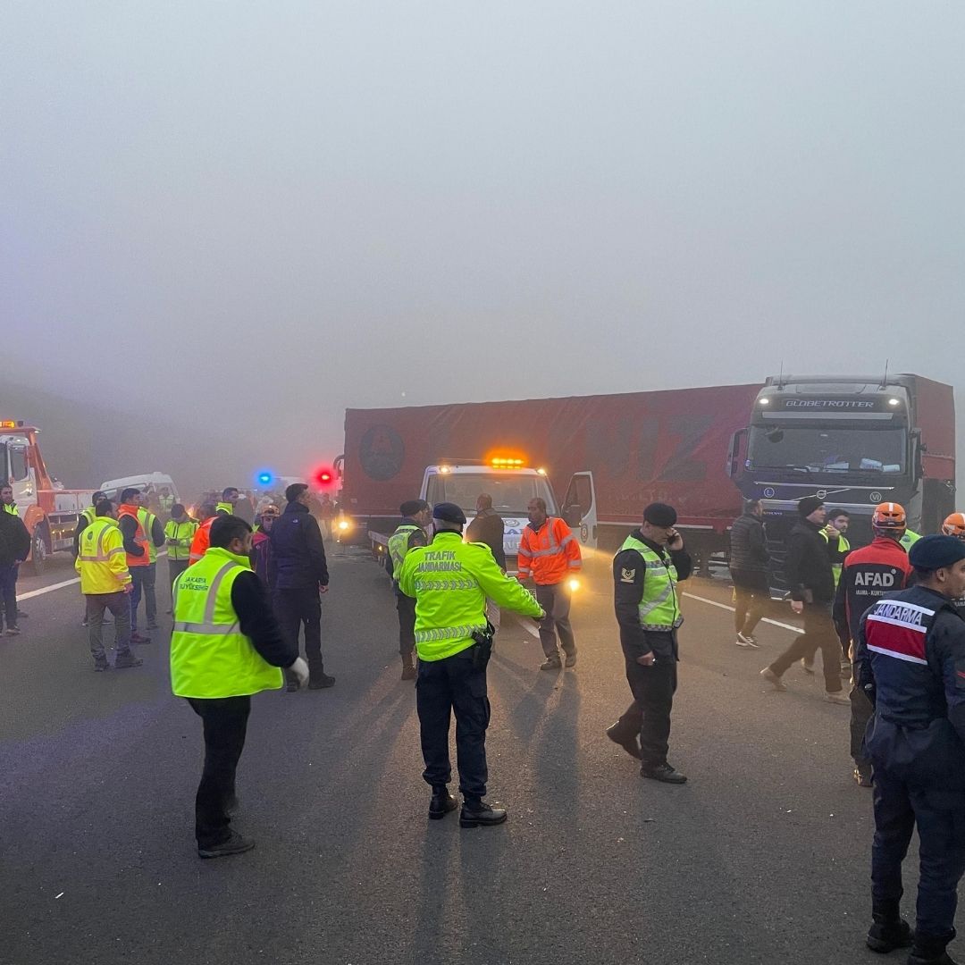 Kuzey Marmara Otoyolu'nda feci kaza: 10 ölü, 57 yaralı