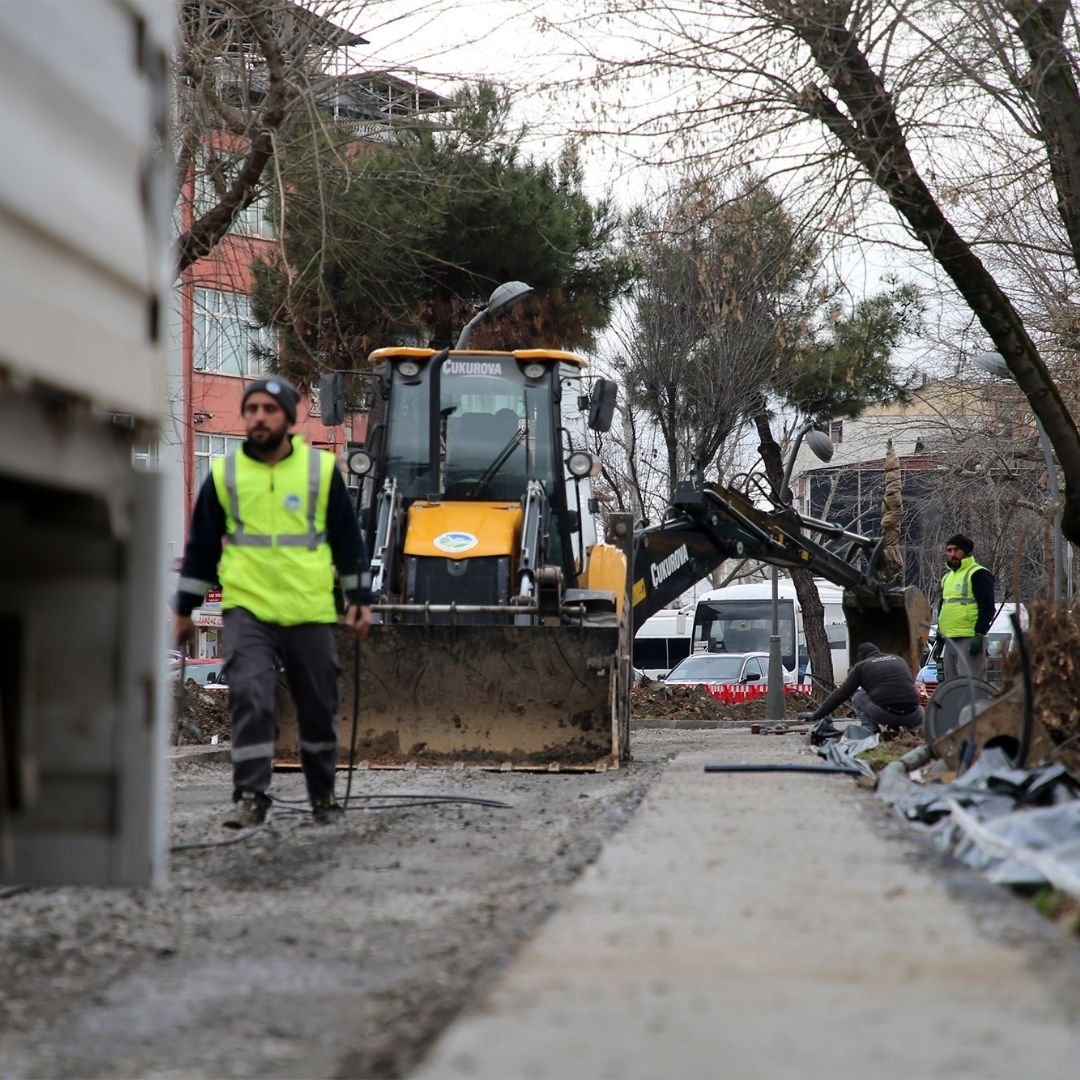 Sakarya’nın kalbindeki en eski cadde huzur dolu bir yaşam alanına dönüşüyor