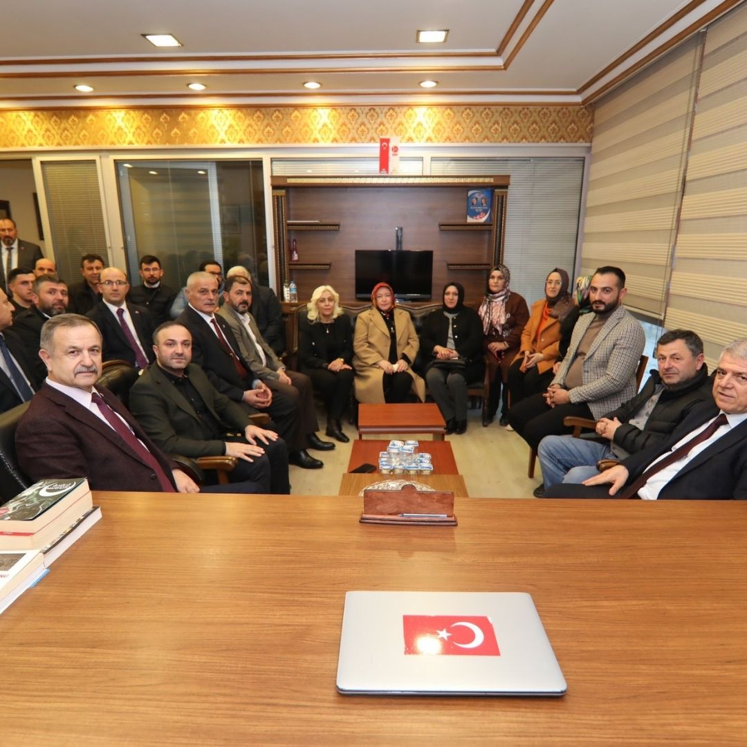 Başkan Rahmi Şengül'den MHP ilçe teşkilatına ziyaret