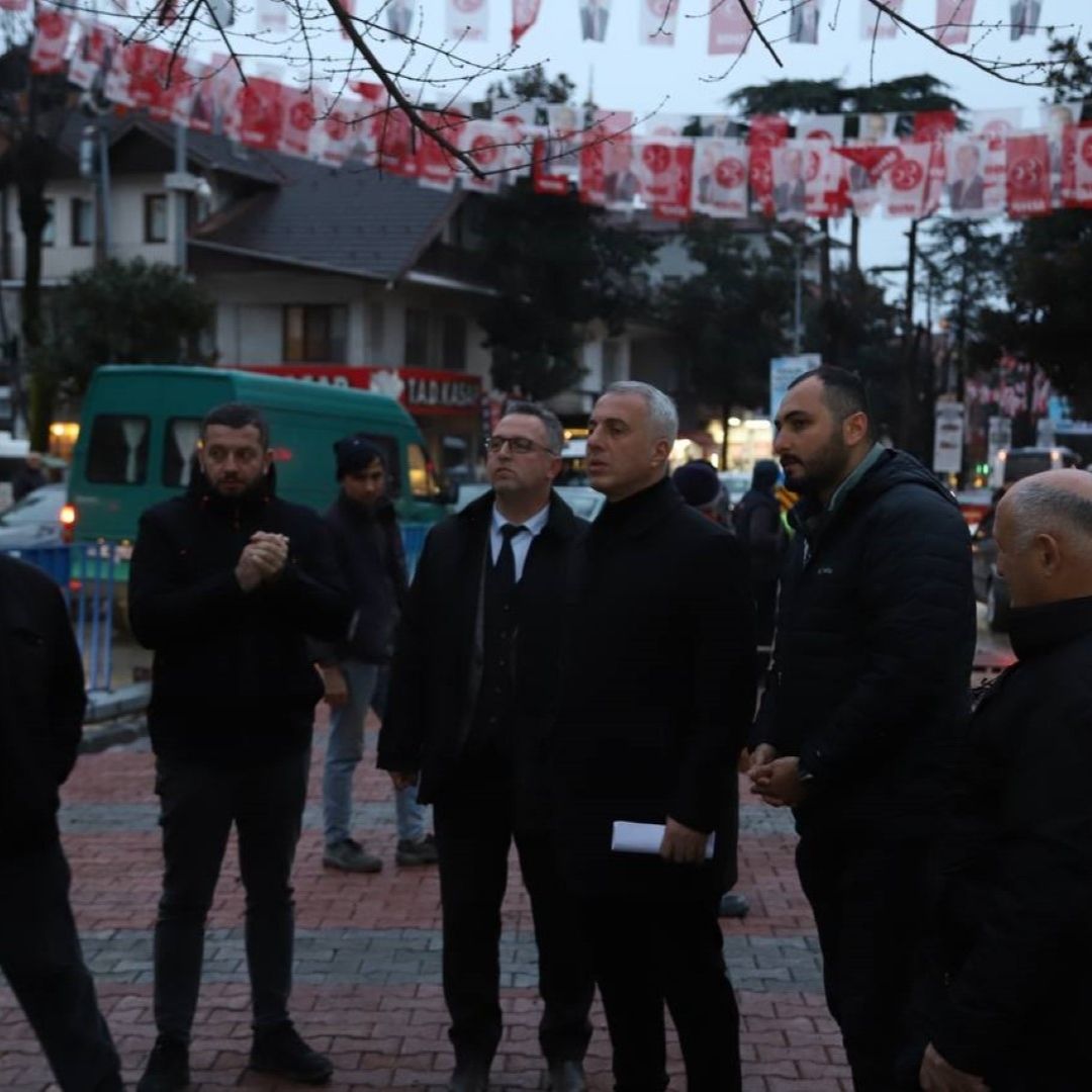 Hendek Belediyesi'nden Yenicami Taksi durağına yeni düzenleme