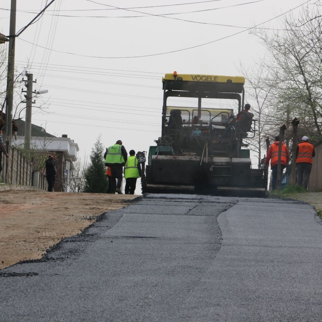 Sarıdere mahallesi'nde 2 sokak daha asfaltlandı