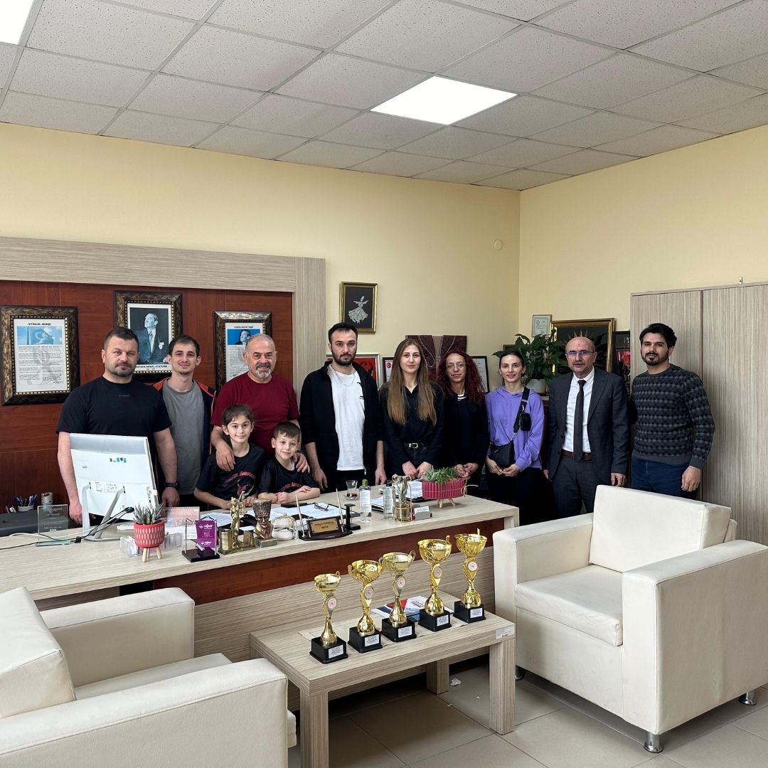 Minik Şampiyonlardan başkan İrfan Püsküllü'ye ziyaret