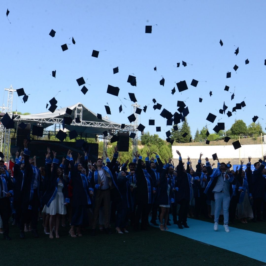 SAÜ Tıp Fakültesi 2023-2024 mezuniyet töreni gerçekleştirildi