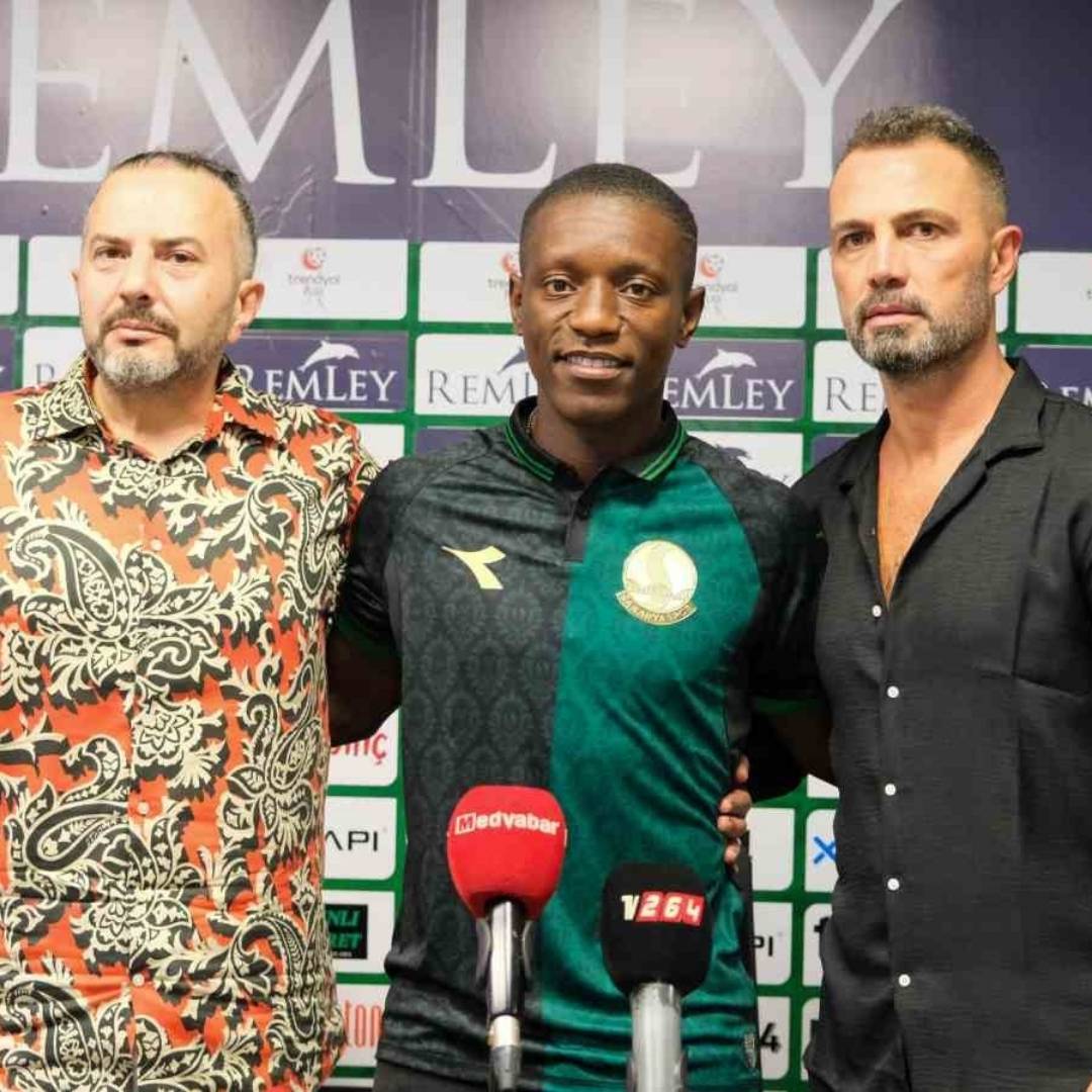 Sakaryaspor Max Gradel’i renklerine kattı