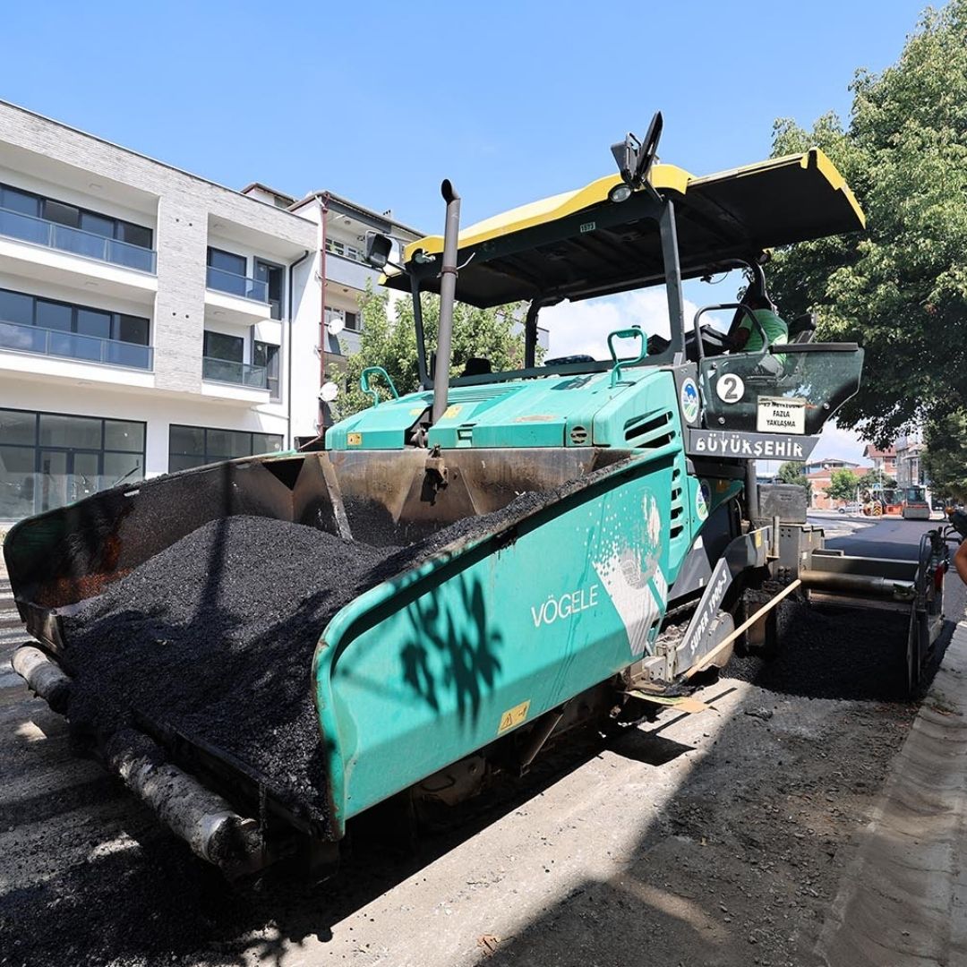 Halit Evin Caddesi’nin altyapısından sonra üstyapısı da yenilendi