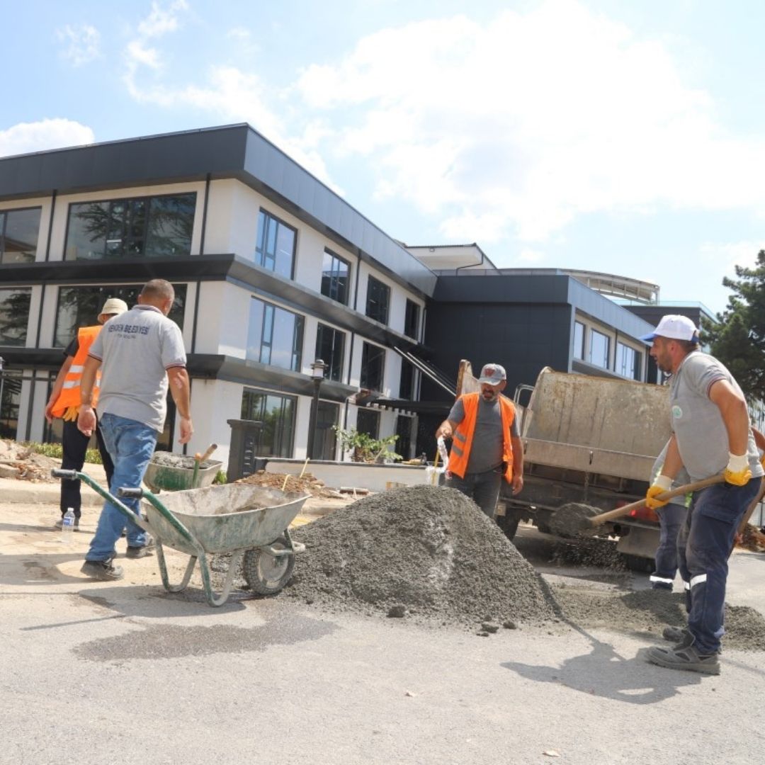 SAKARYA'NIN EN BÜYÜK HALK KÜTÜPHANESİNDE ÇALIŞMALAR SON AŞAMADA