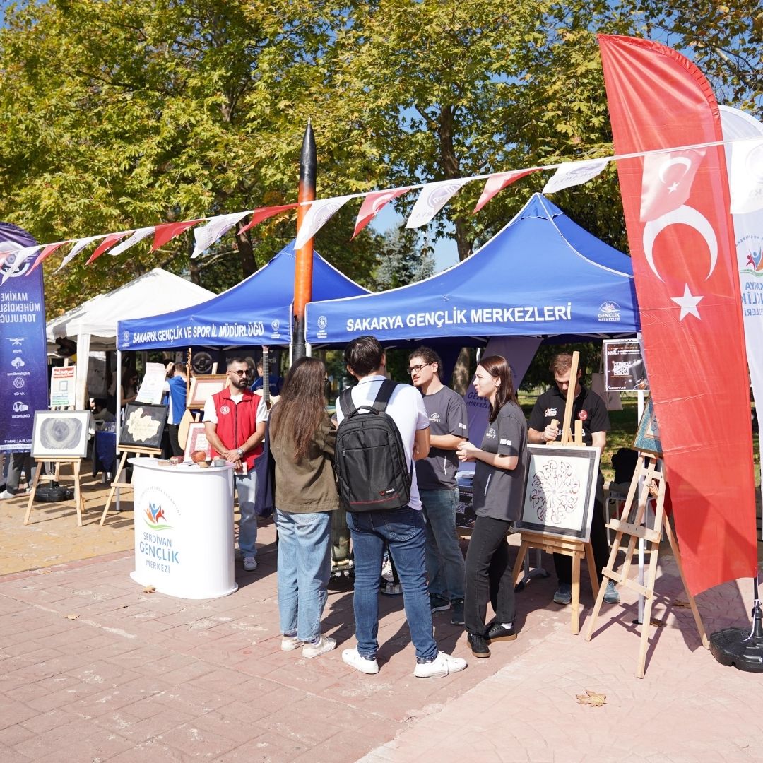 Sakarya Üniversitesinde Öğrenci Toplulukları Tanıtım Günleri Başladı!