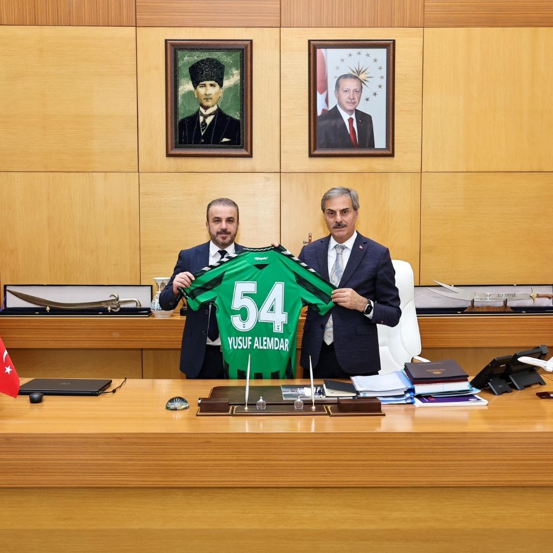 Yusuf Alemdar yeşil-siyahlı yönetimi ağırladı: “Sakaryaspor’da yükselişin anahtarı altyapıdır”