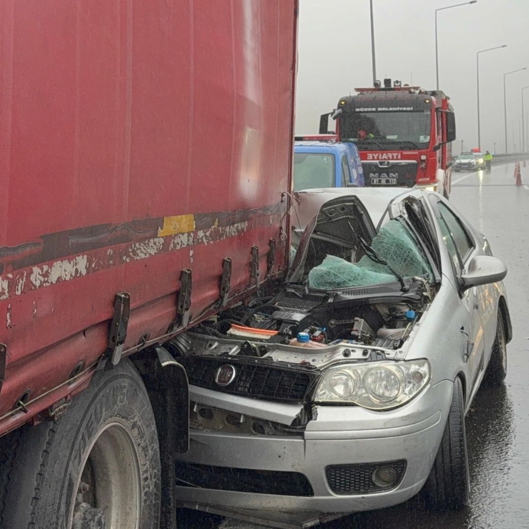 Komşu İl Düzce gözünü acı kazayla açtı: 1 ölü, 4 yaralı