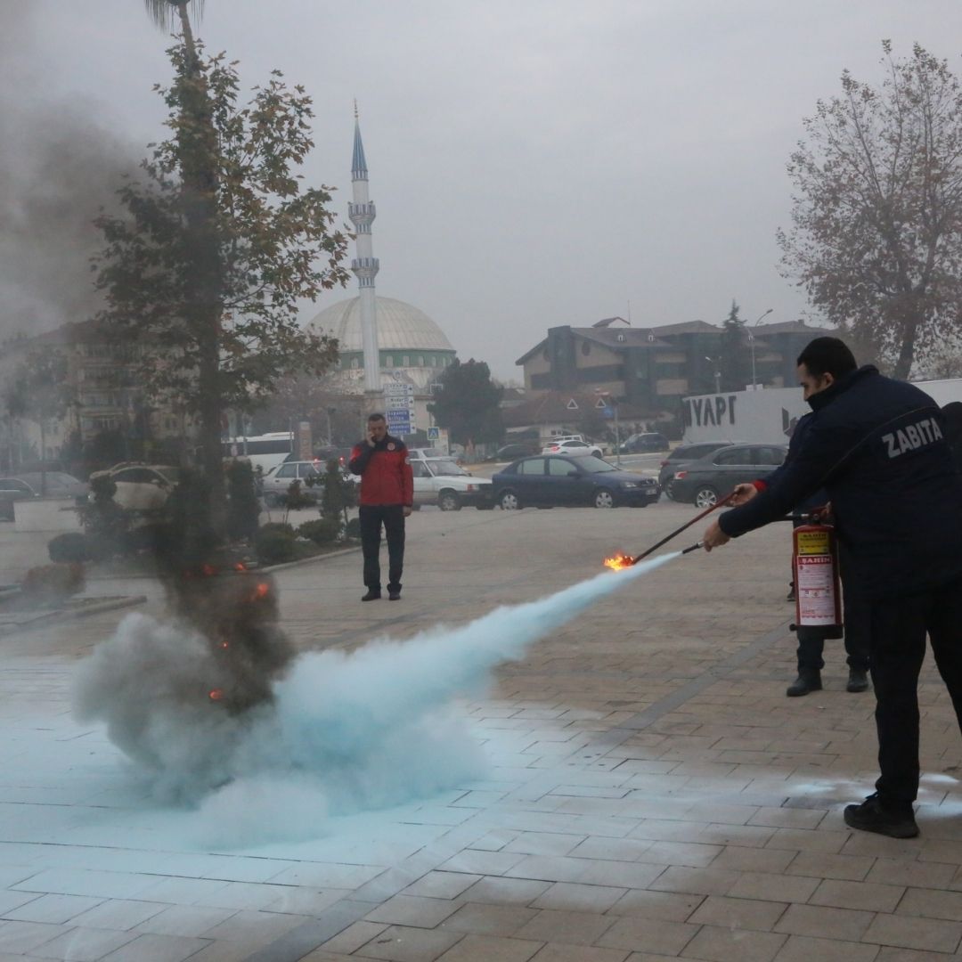 Serdivan Belediyesi Personeline Yangın Eğitimi ve Tatbikatı