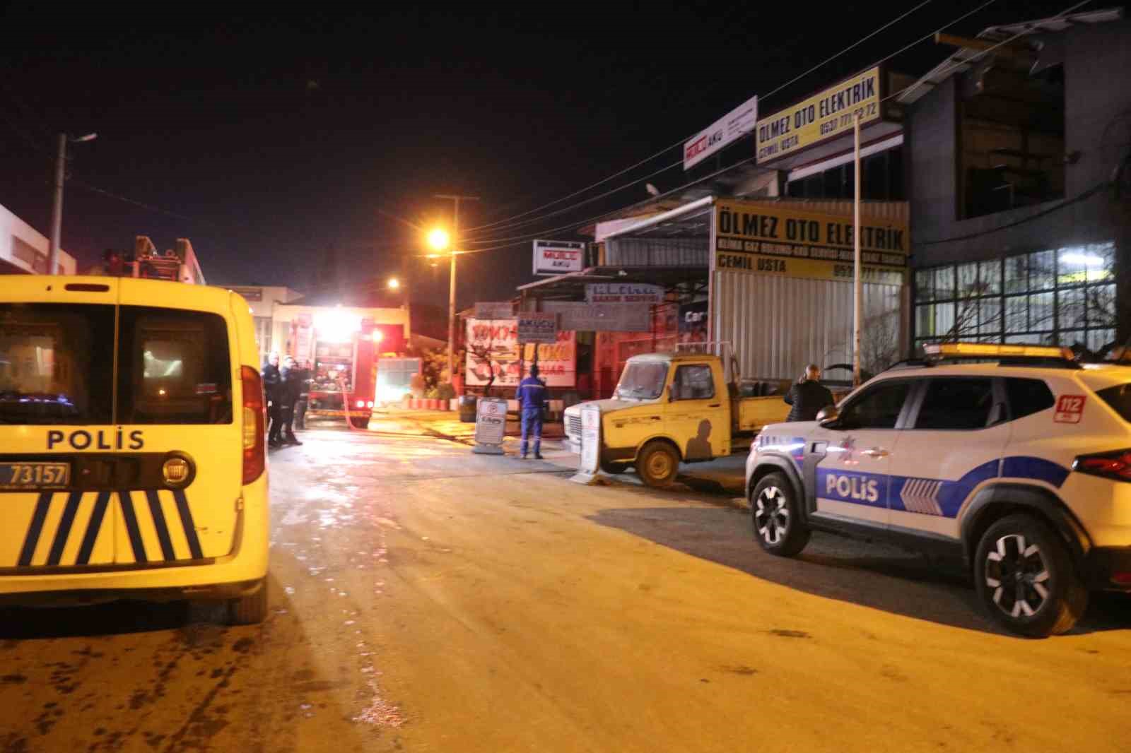 Sanayi sitesinde korkutan yangın: Ekipler kısa sürede söndürdü