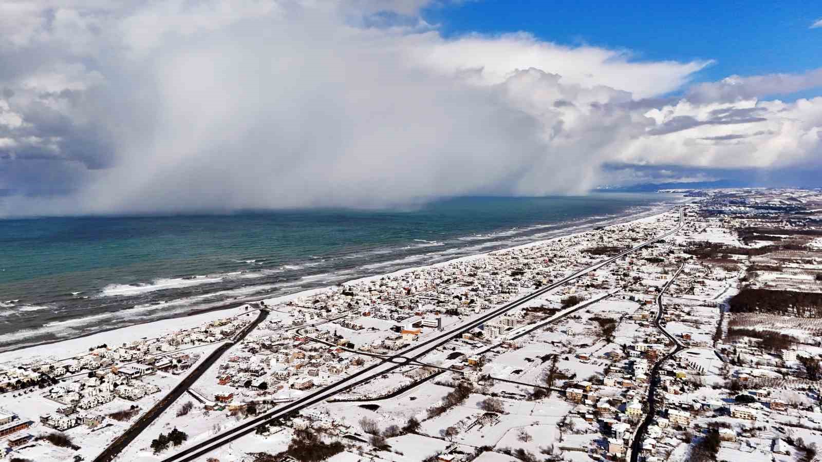 Kar bulutları Karadeniz ile buluştu: Ortaya muhteşem görüntüler çıktı