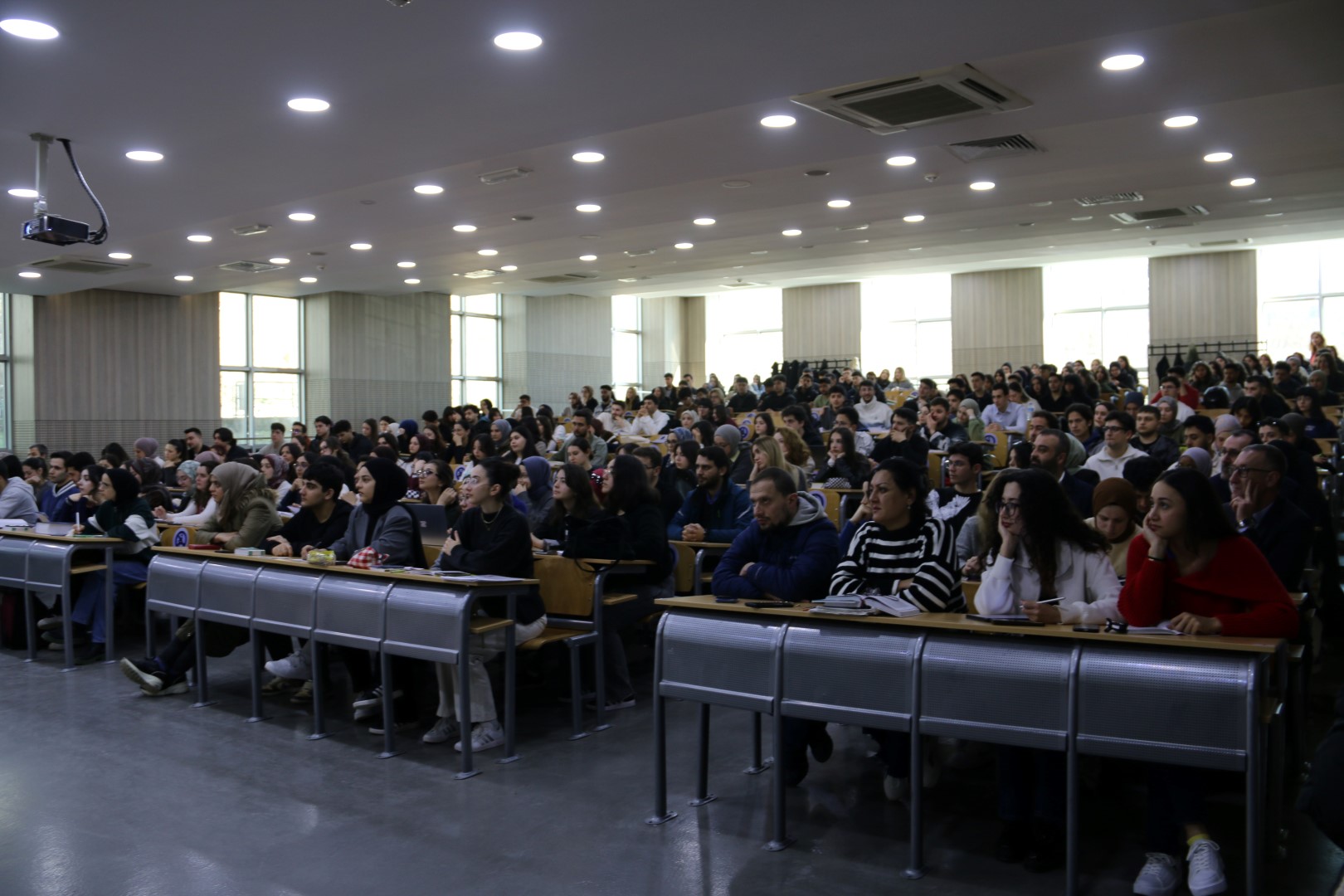 Hukuk Fakültesi’nden “Geleceğime Yön Veriyorum” Projesi