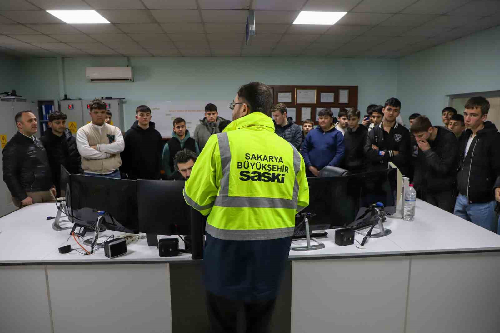 Arıtma ve enerji üretim tesisleri öğrencilere kılavuz olmaya devam ediyor