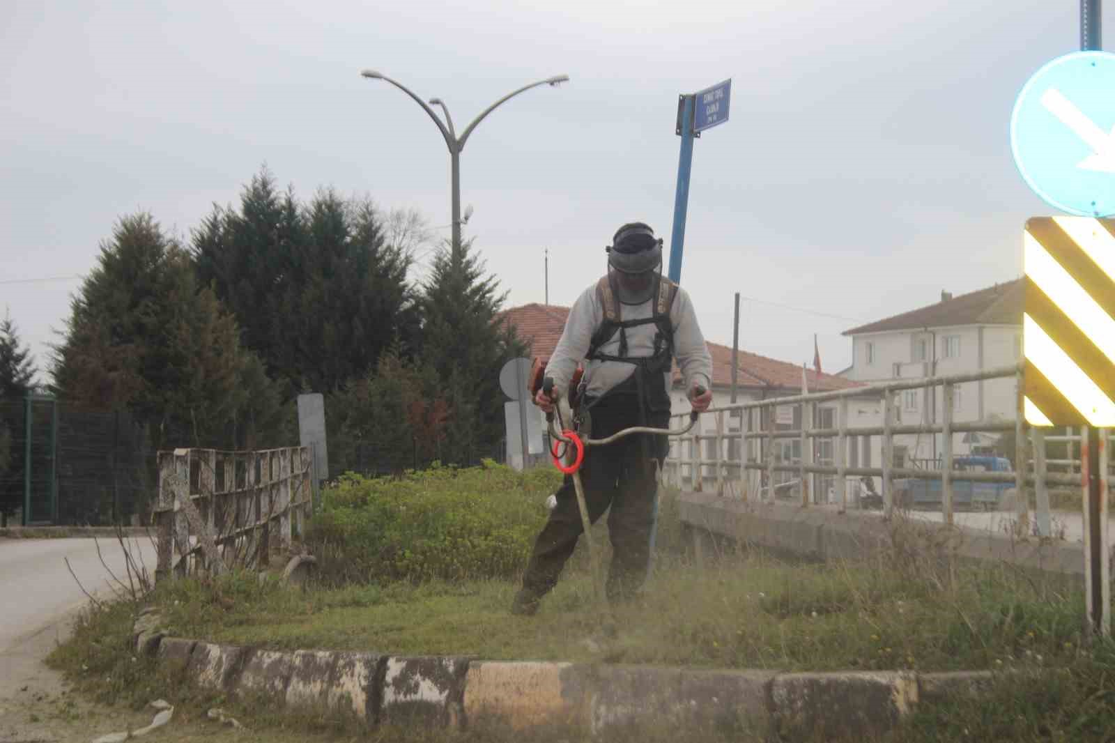 Yaklaşan bayram öncesi Erenler’de temizlik çalışmaları başladı