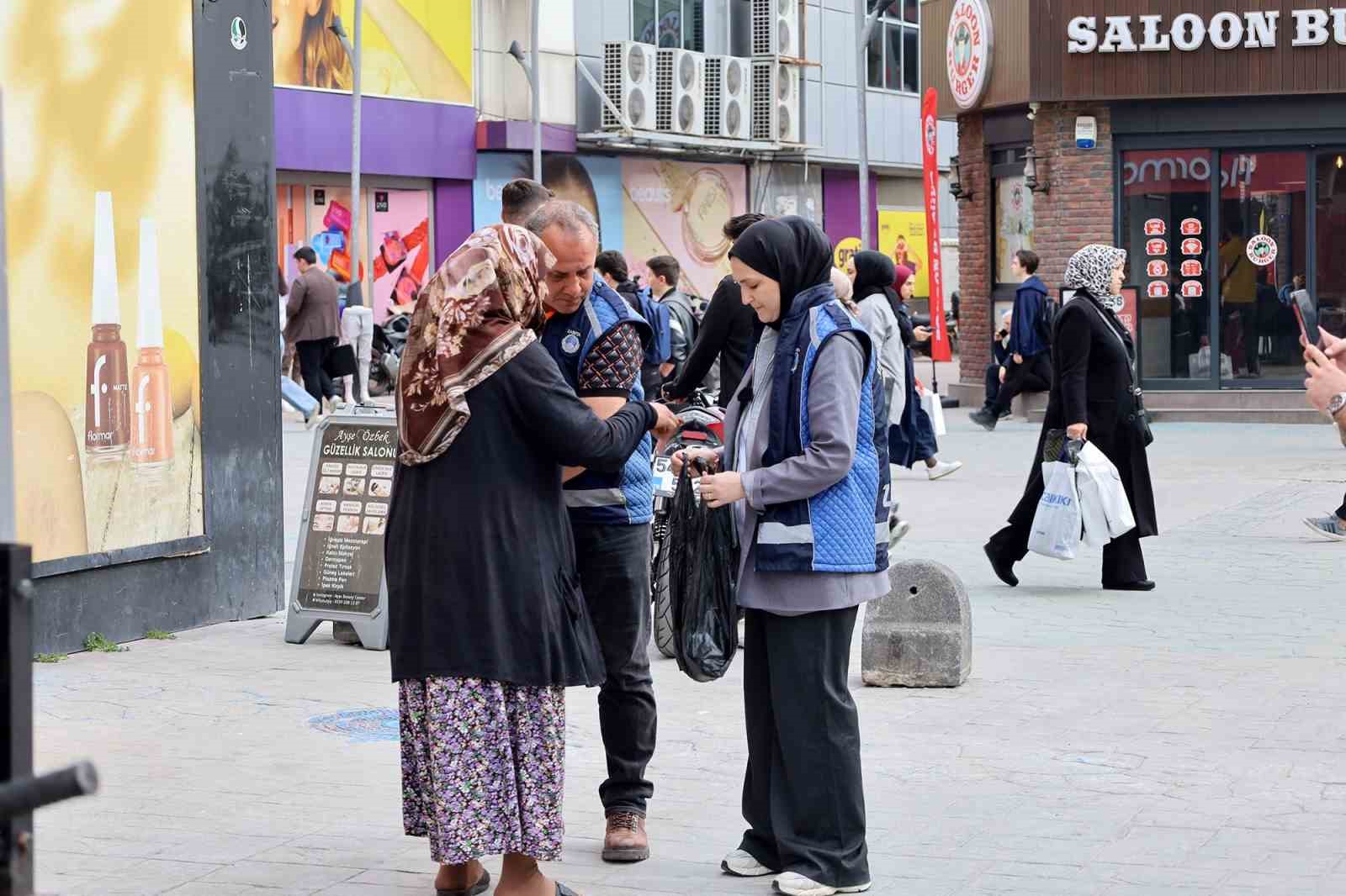 Sokakta duygu sömüren dilencilere Zabıta engeli