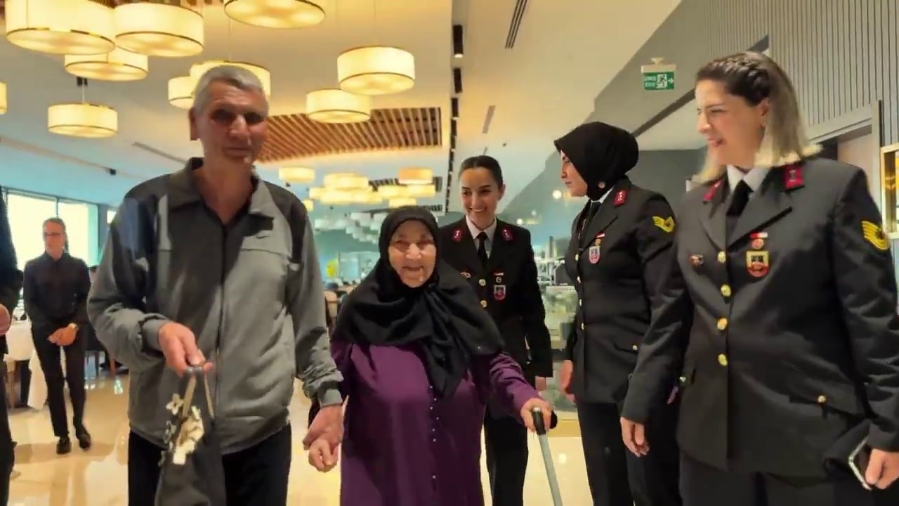 Jandarma şehit annelerini ‘Anneler Günü’nde unutmadı