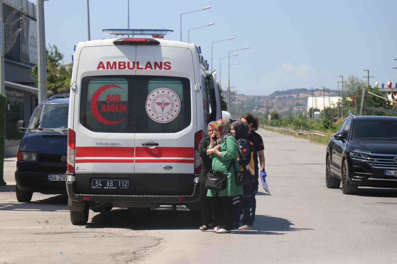 Depremden dakikalar sonra korku dolu anlar, fabrika tavanı çöktü: Göçük altında kalan 3 kişi yaralan