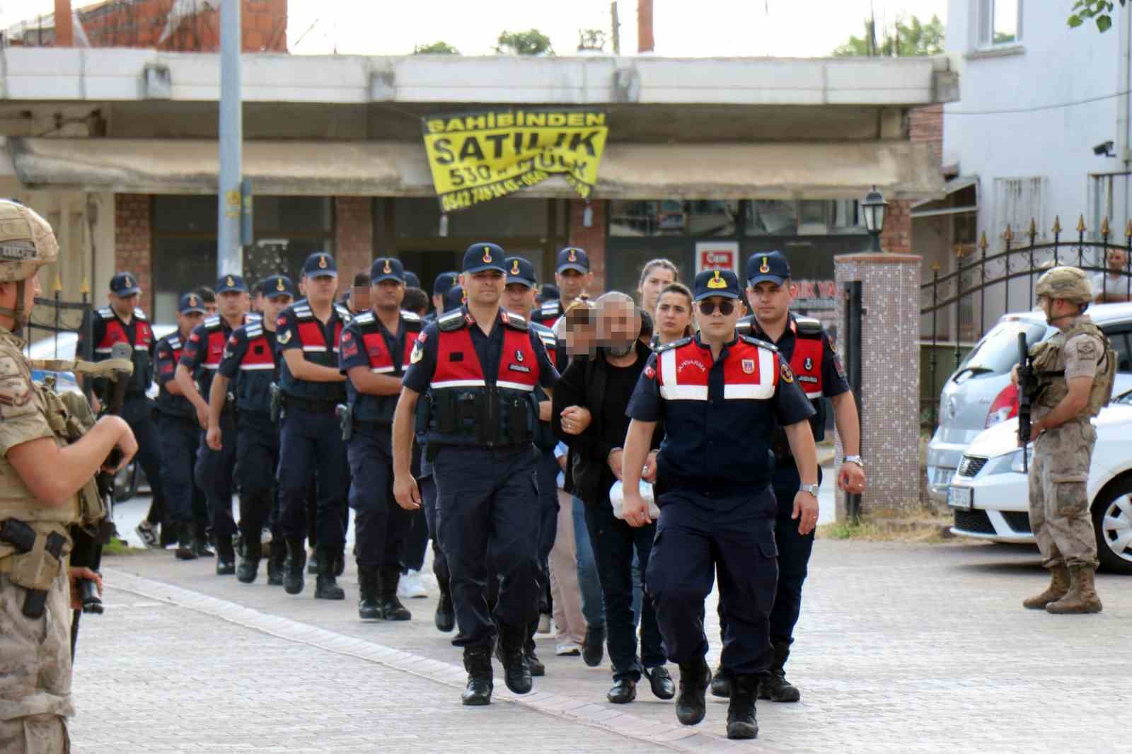 Sakarya’da araç dolandırıcılığı operasyonu: 13 şüpheli adliyede