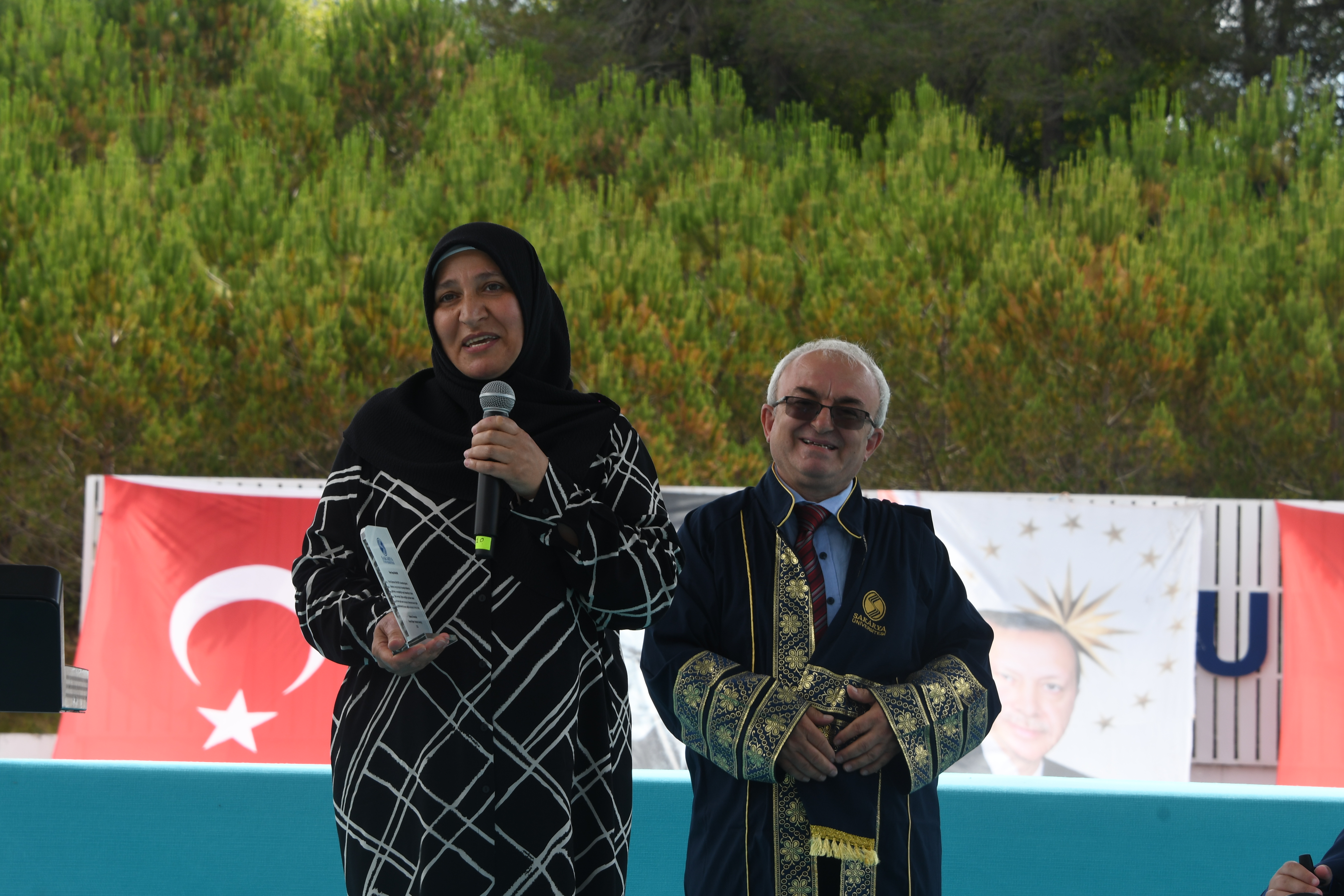 Engelleri Azmiyle Aştı, Mezuniyetine Annesiyle Ulaştı