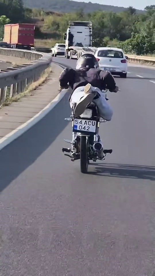 Yürekleri ağıza getiren tehlikeli sürüş: 