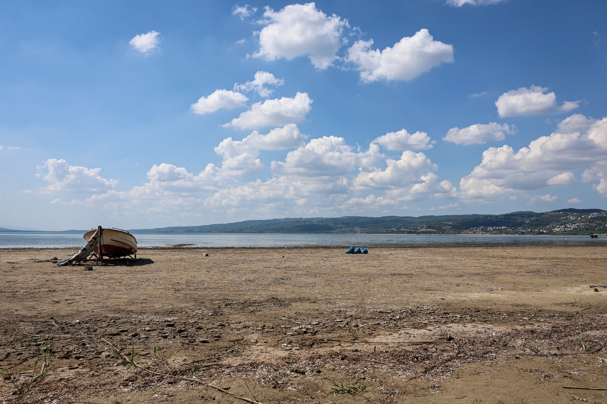 Sapanca Gölü’nden 2 Ton Atık Toplandı: SASKİ Temizlik Çalışmalarını Başlattı